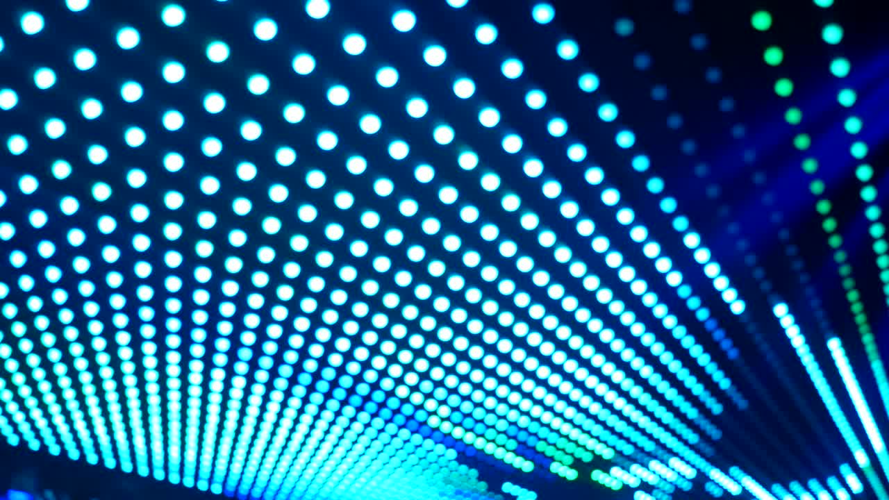 el efecto azulado de la luz en la noche.