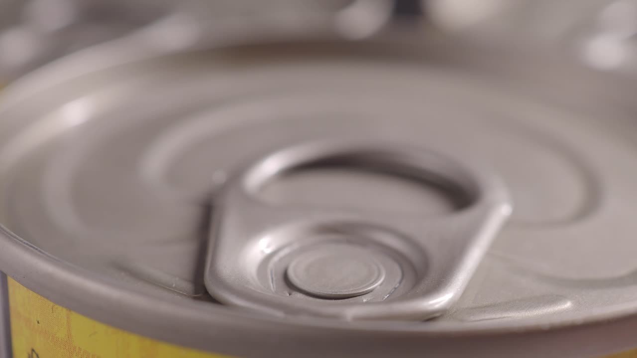 통조각을 끌 수 있는 통조각의 클로즈업