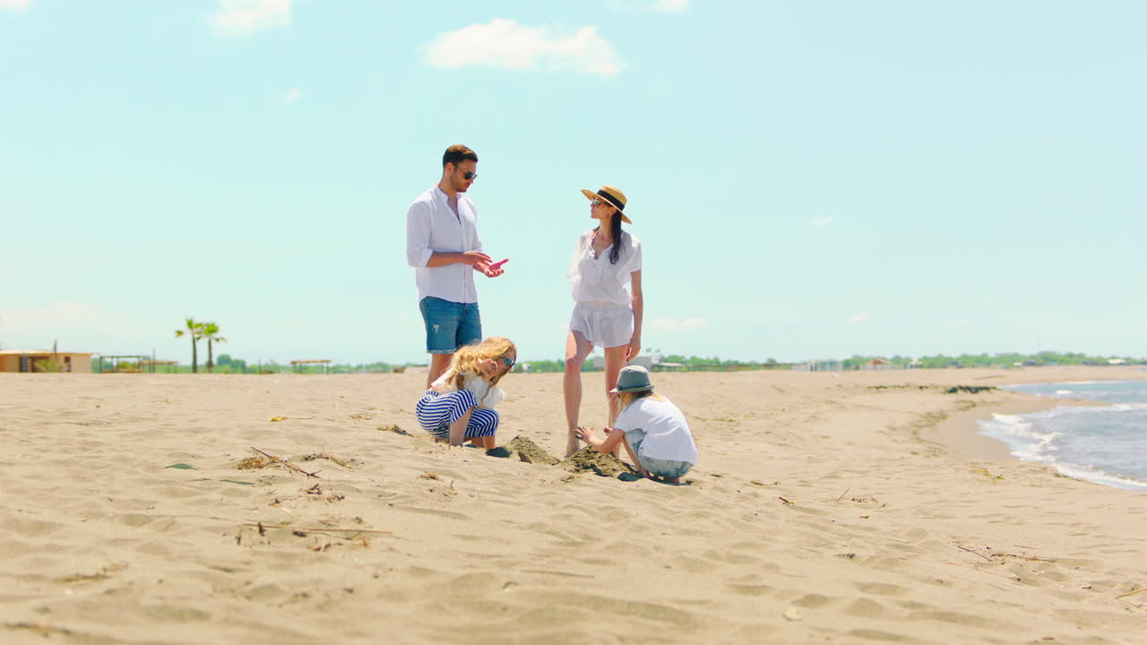 семейный отдых на пляже