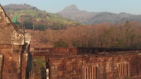 Antiker-Ort-Im-Vat-Pou-Khmer-Hindu-Tempel-In-Laos,-Luftaufnahme