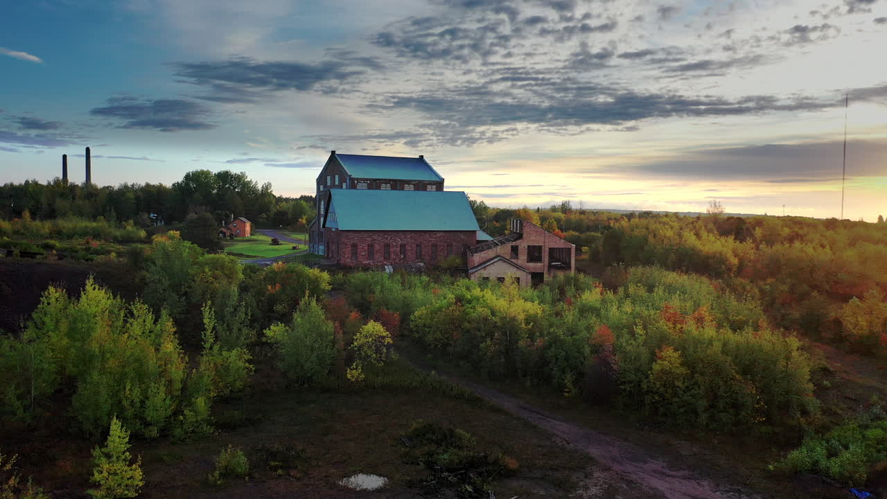 북부 미시간의 오래된 광산 건물
