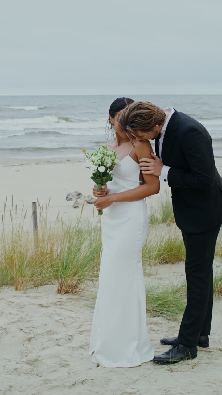 Et smukt strandbryllup: Indfang kærlighed og romantik