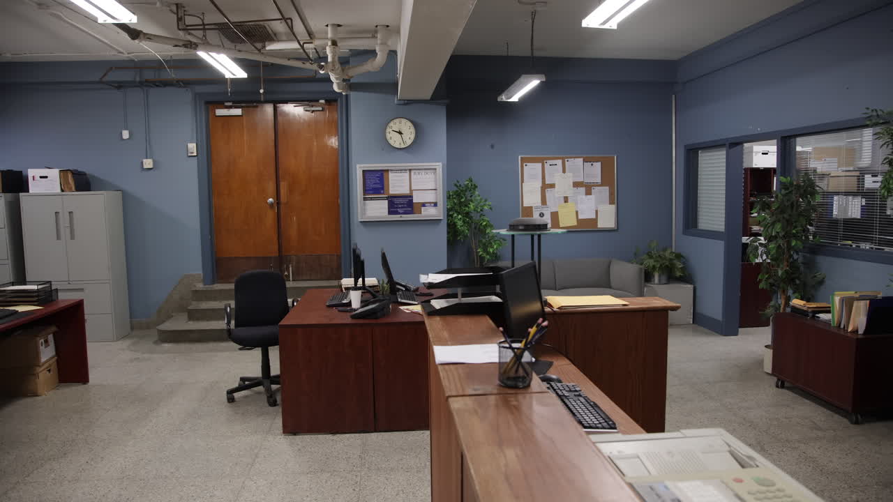 vacío establecimiento tiro de la comisaría de policía edificio moderno