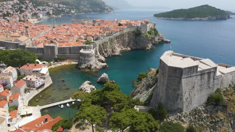 Fort-Lovrijenac-Und-Fort-Bokar-Von-Den-Mauern-Von-Dubrovnik-In-Kroatien