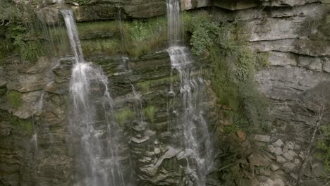 Drone-footage-over-the-beautiful-"Alferello"-waterfall---Italy,-Emilia-Romagna