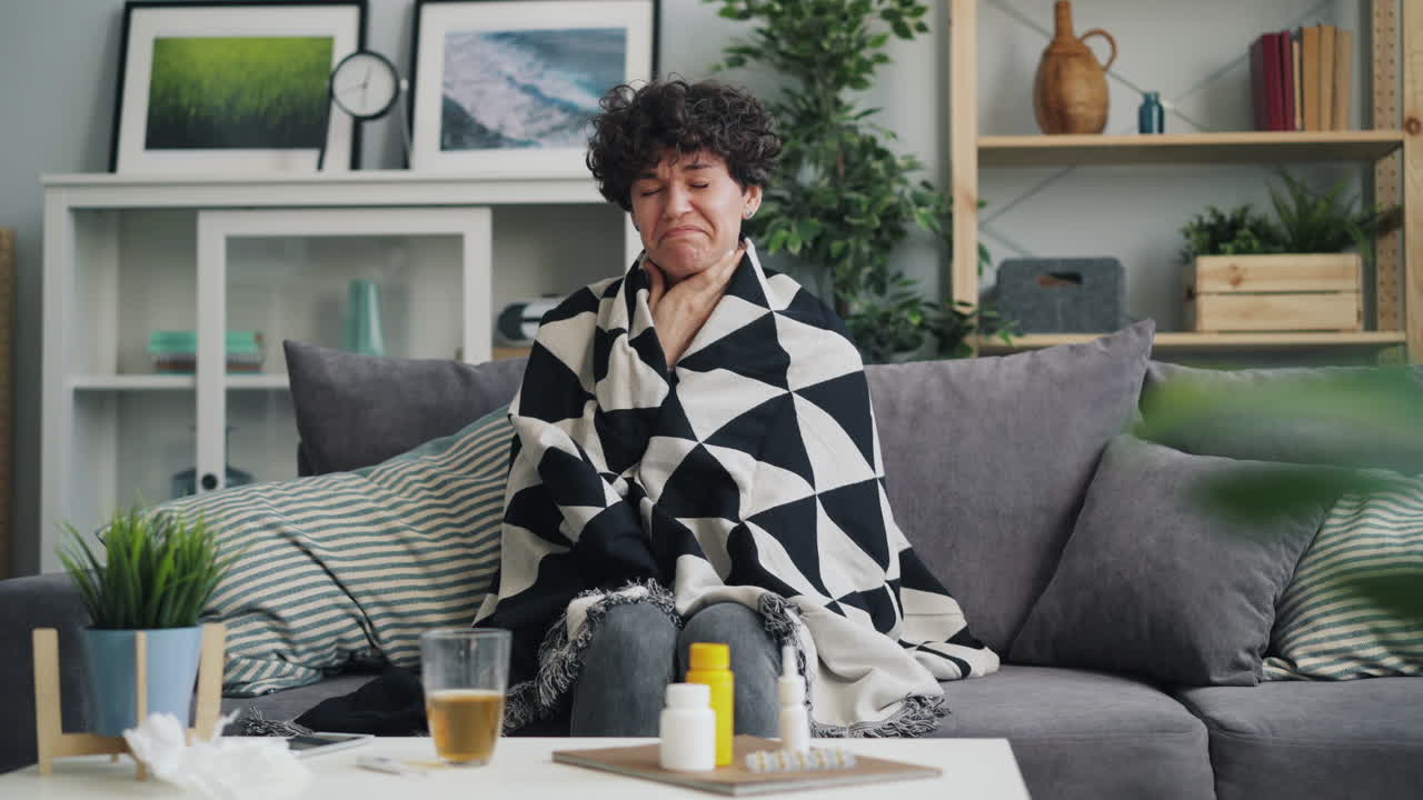 mujer enferma en casa