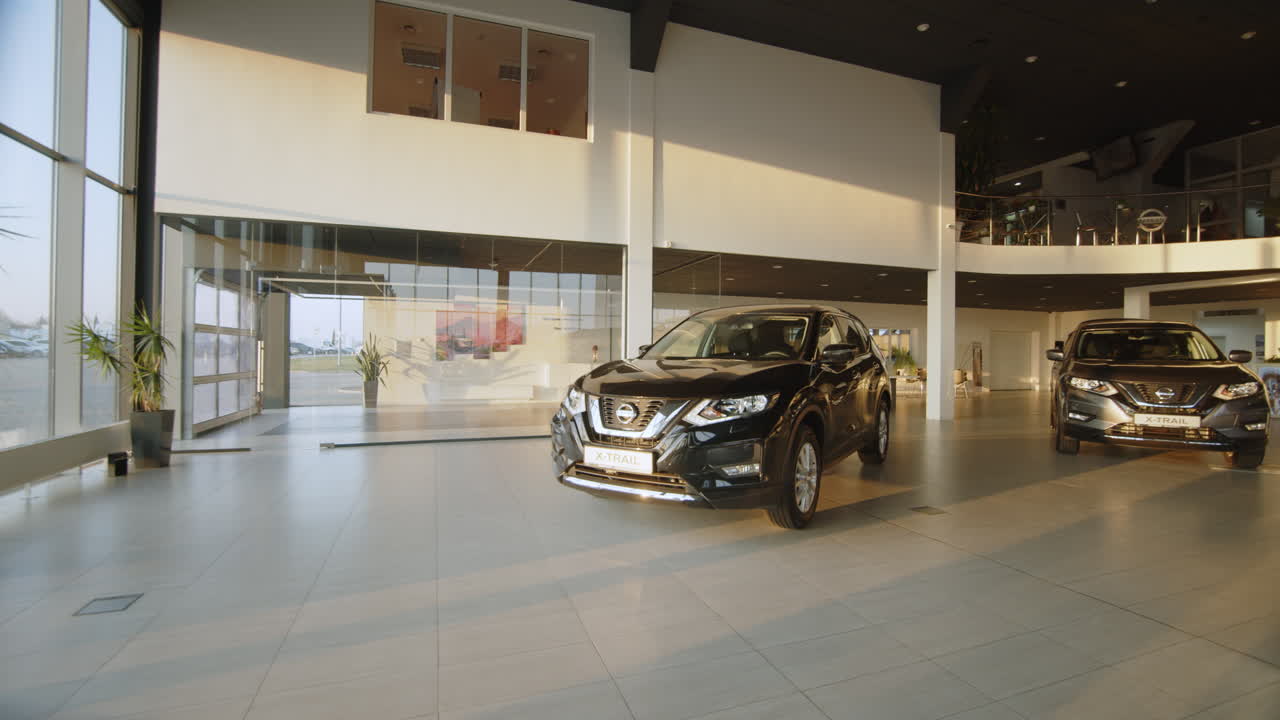salón de exposiciones de nissan x-trail