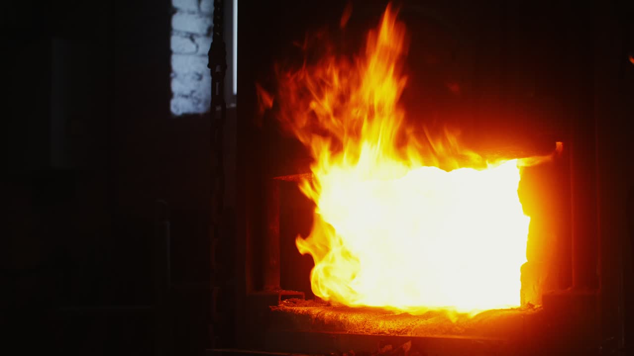 창고에서 불타는 불