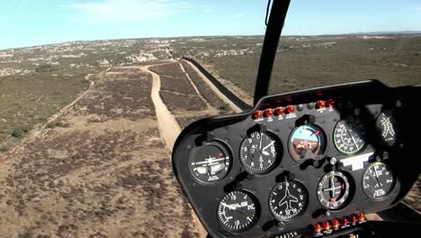 un piloto vuela a lo largo de la frontera estadounidense