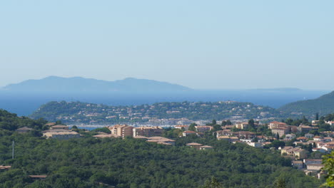 cavalaire-sur-mer vista desde gassin francia día soleado balneario de port cros