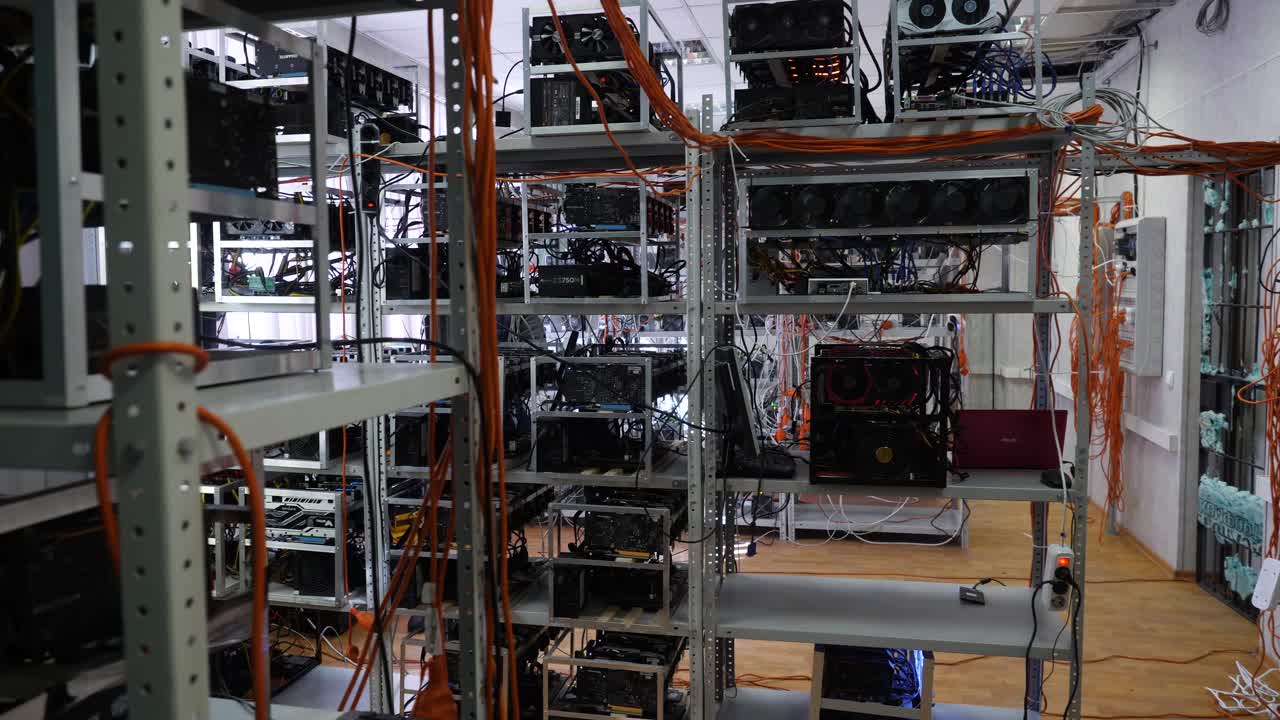 Crypto Mining Farm (Ferma di estrazione di criptovalute)