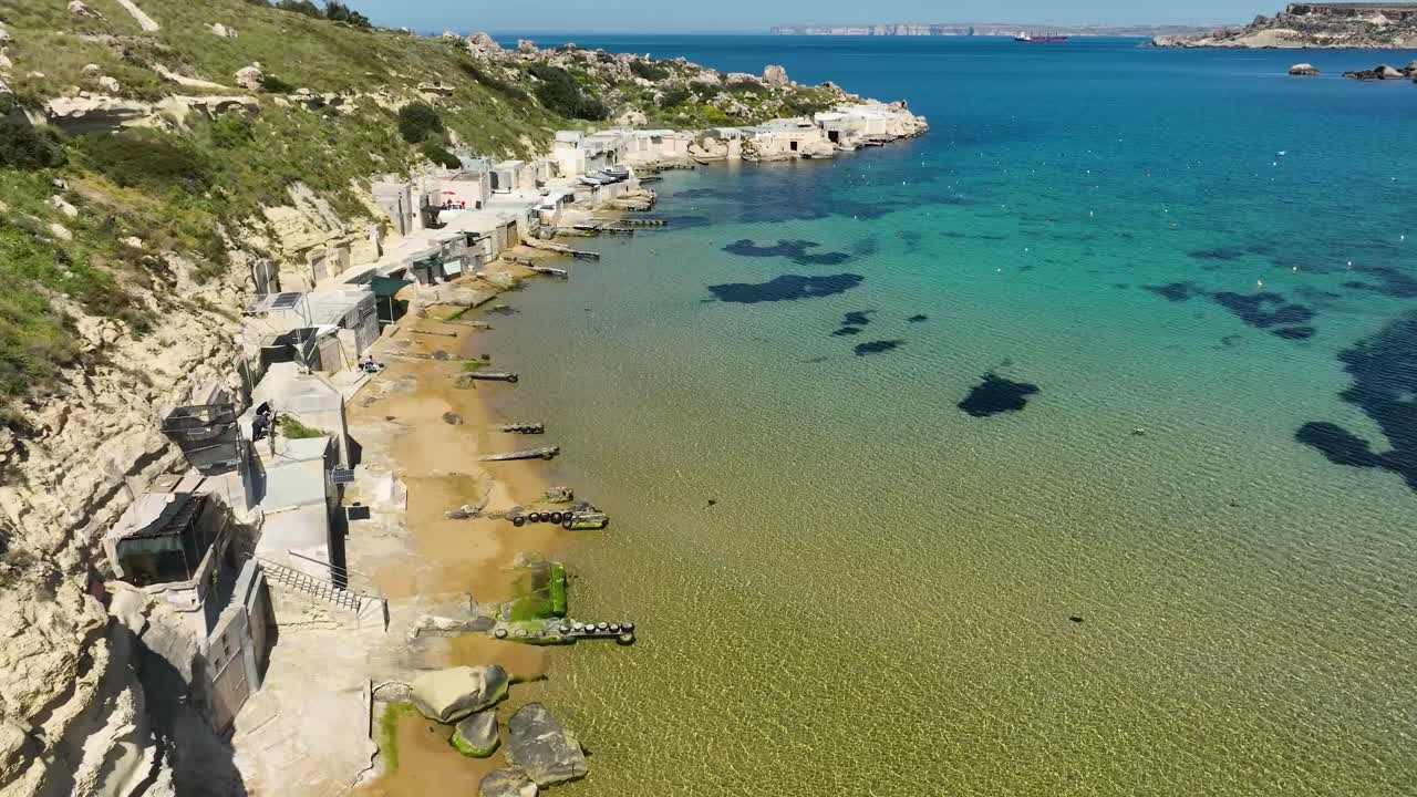 환상적인 지중해 파라다이스를 경험하고, 크리스탈처럼 은 물과 황금 모래의 gneisne 만의 공중 풍경을 경험하십시오.