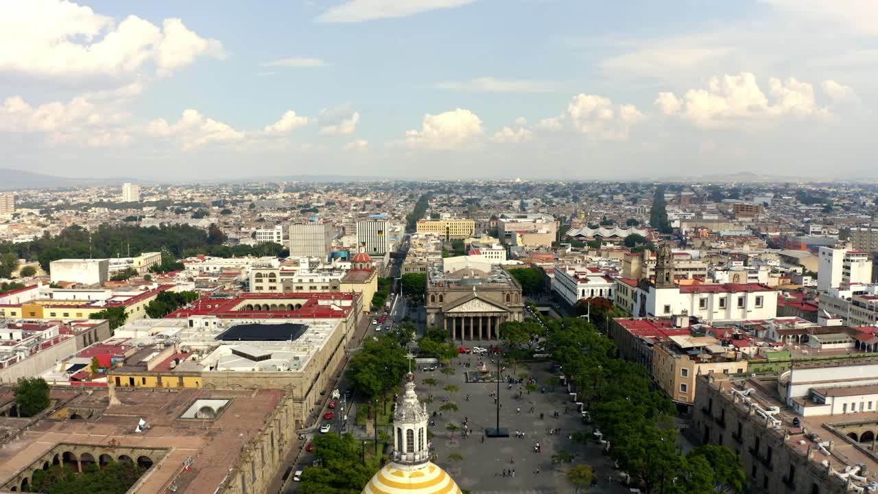 DRONE: REVEAL SHOT OF THE CATHEDRAL OF GUADALAJARA AT AFTERNOON