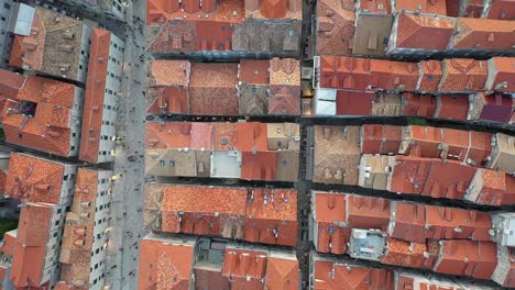 Vista-Aérea-Del-Casco-Antiguo-De-Dubrovnik,-Croacia-Imágenes-De-Drones