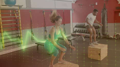 animación del procesamiento de datos sobre hombres y mujeres diversos que hacen ejercicio en el gimnasio