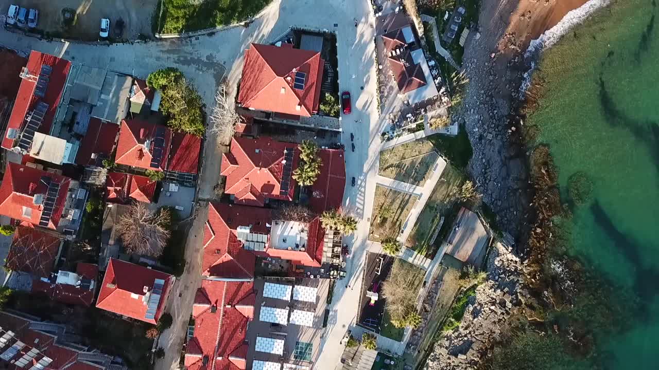 해변과 마을의 조감도