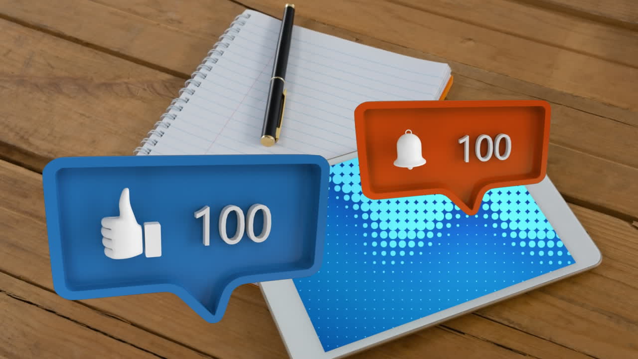 y símbolos de recordatorio y números crecientes sobre la taza de café y la tableta en la mesa