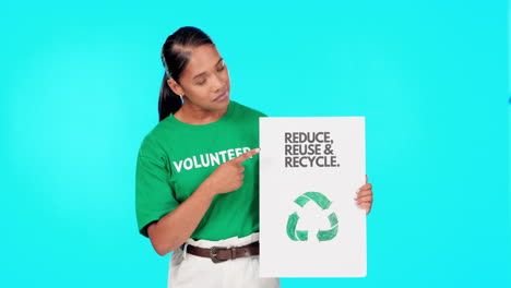 retrato, cartel y reciclaje con una mujer