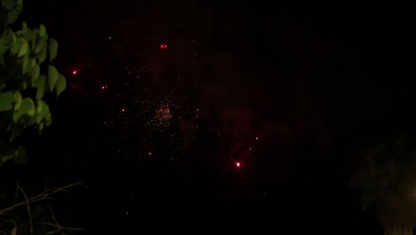 Feuerwerk-In-Der-Nacht.-Feier.-Neujahr.-Leistung