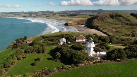 Landmark-and-tourist-attraction-of-Lighthouse-building,-Katiki-Point,-New-Zealand