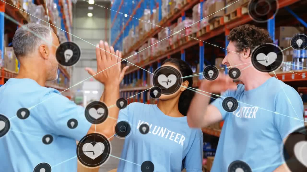 창고에서 일하는 다양한 자원봉사자들에 대한 아이콘과의 연결 네트워크의 활성화