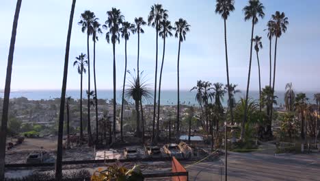 los restos destruidos de un vasto complejo de apartamentos con vistas a la ciudad de ventura tras el incendio de 2017 thomas
