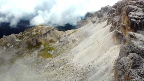 Espectacular-Paisaje-Montañoso-De-Los-Dolomitas,-Italia.