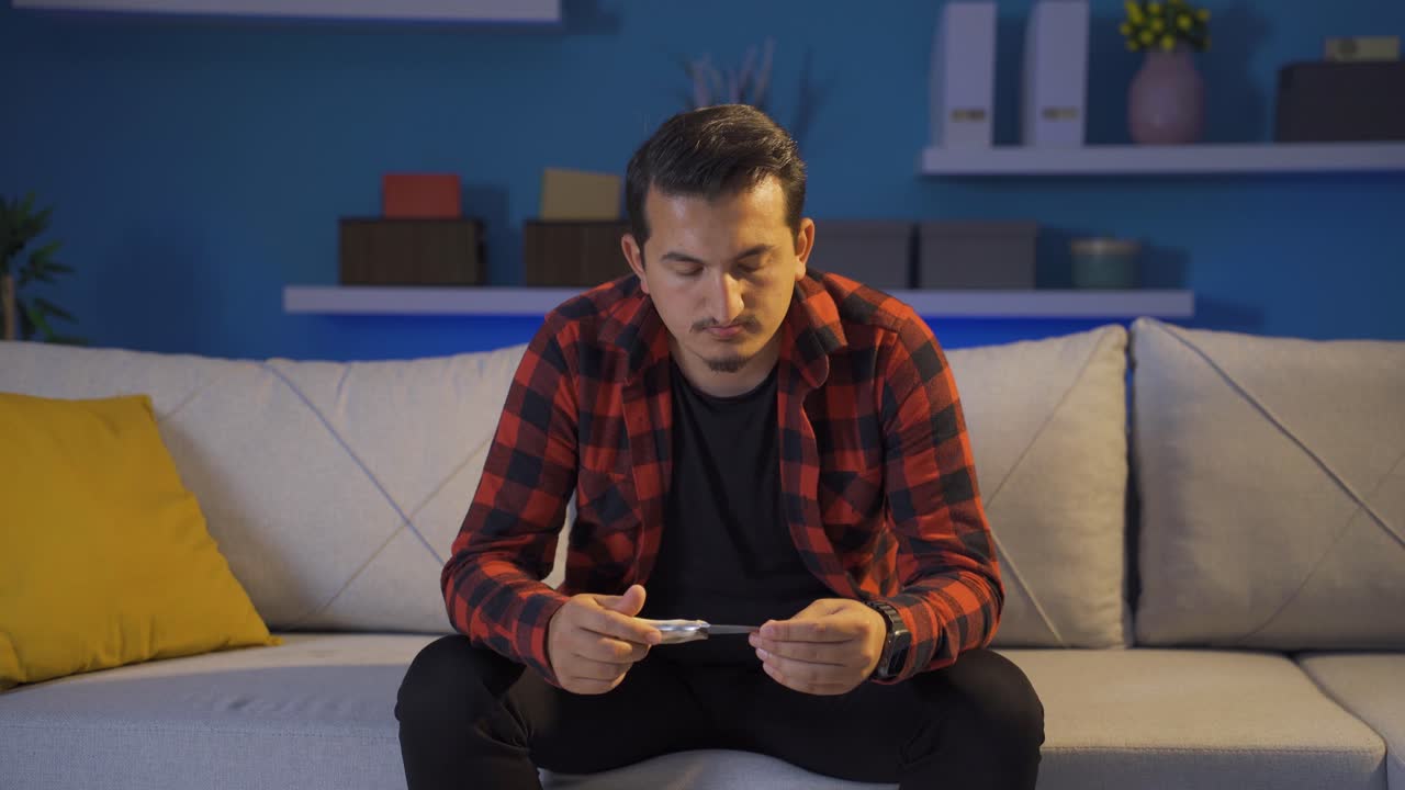 un psicópata con un cuchillo.