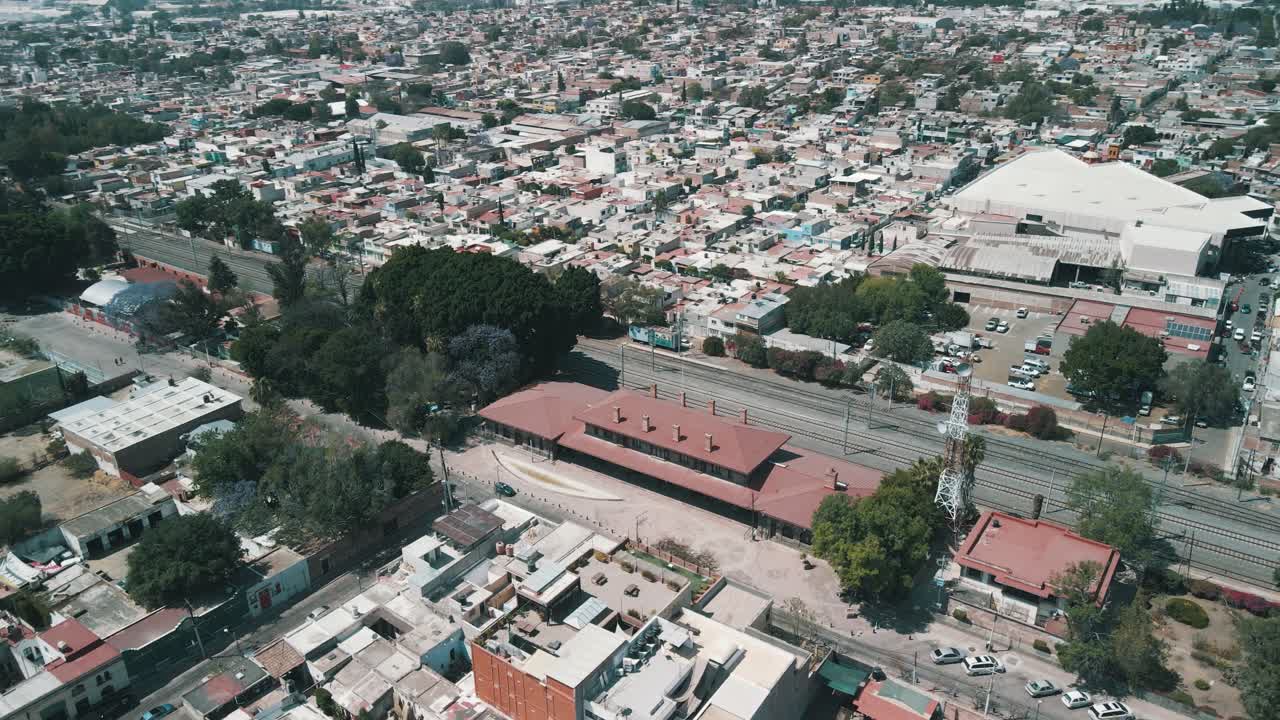 vista rotacional de la antigua estación de trenes de querétaro
