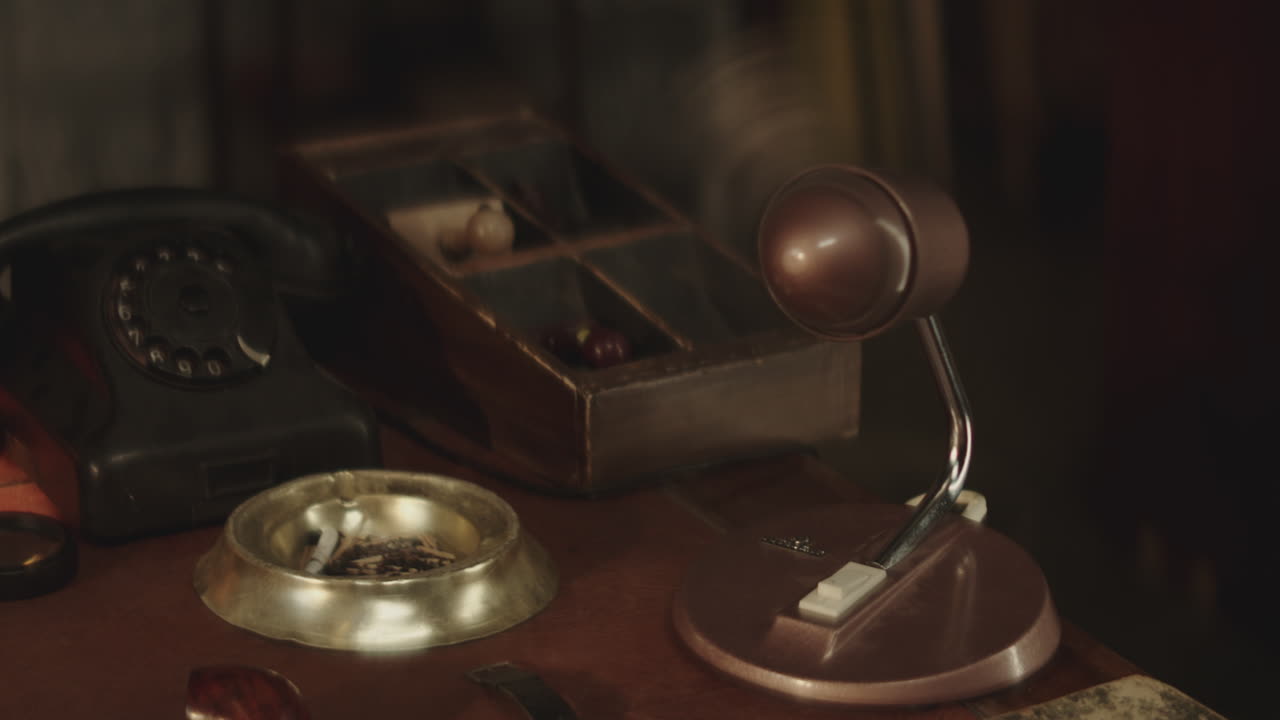 고대 물건 을 가진 빈티지 책상