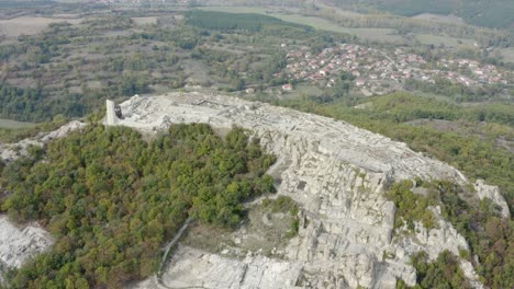 La-Antigua-Ciudad-Tracia-De-Perperikon,-Que-Se-Cree-Que-Fue-Un-Lugar-Sagrado,-Se-Encuentra-En-El-Suroeste-De-Bulgaria