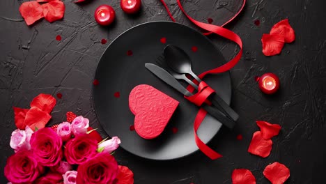 mesa del día de san valentín y concepto de cena romántica