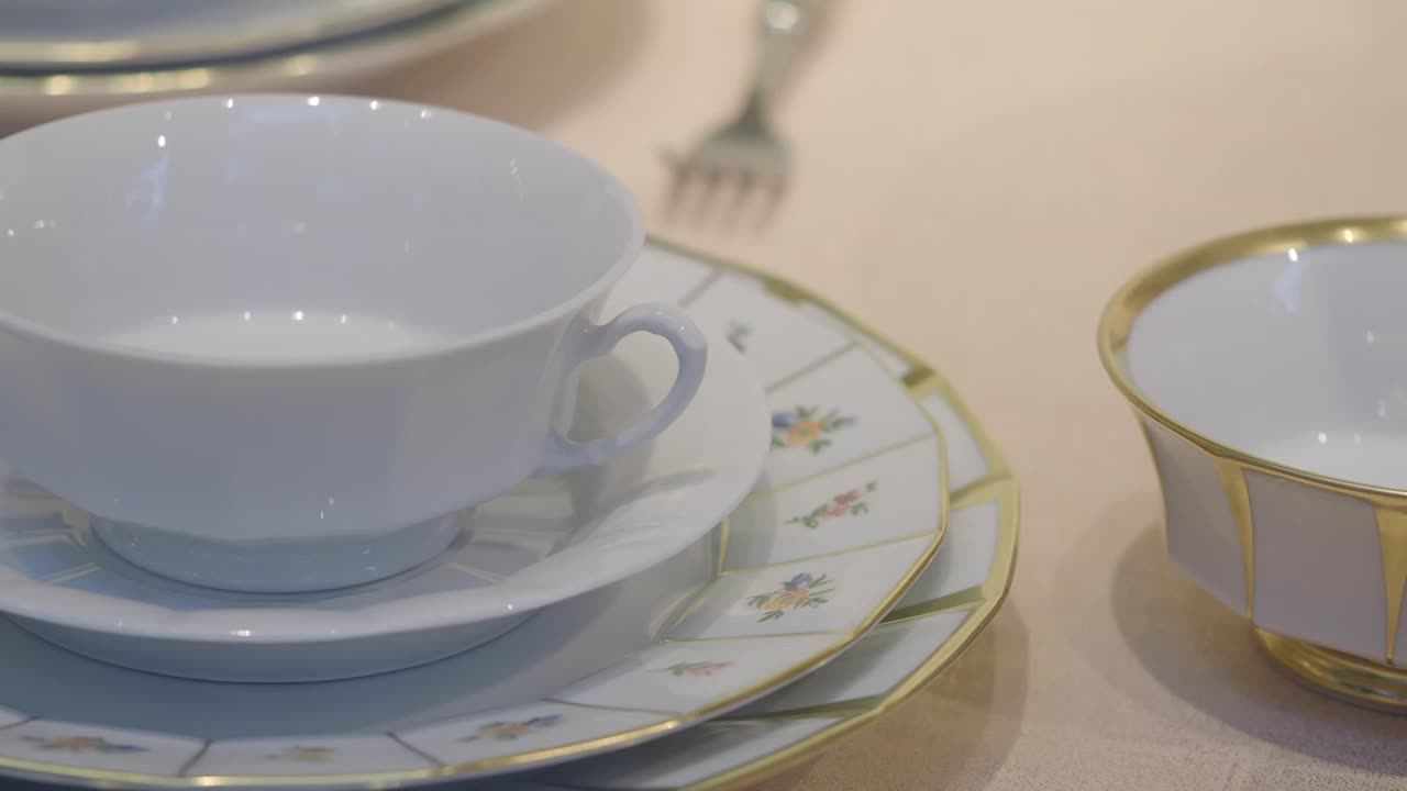 Elegant White Porcelain Dinnerware Set with Floral Pattern