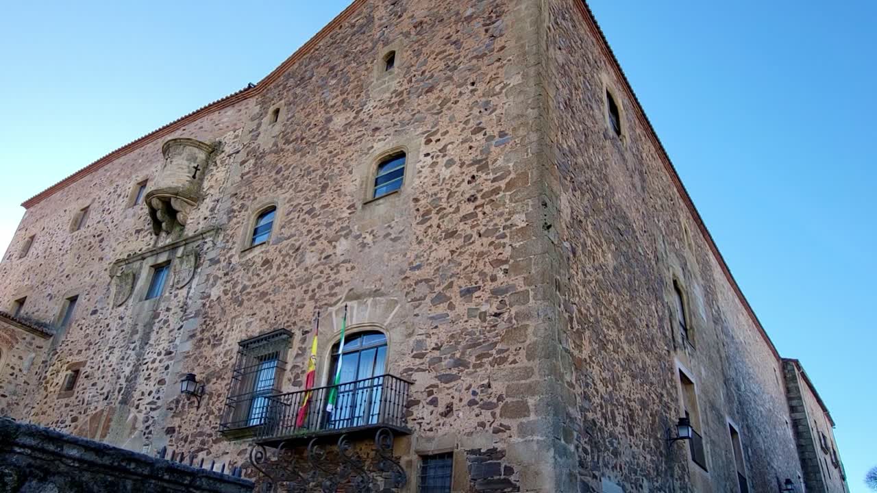 Edificio feudale fortificato. Palazzo del Generale. Antica casa fortificata del Medioevo. XV secolo. Cáceres. Spagna