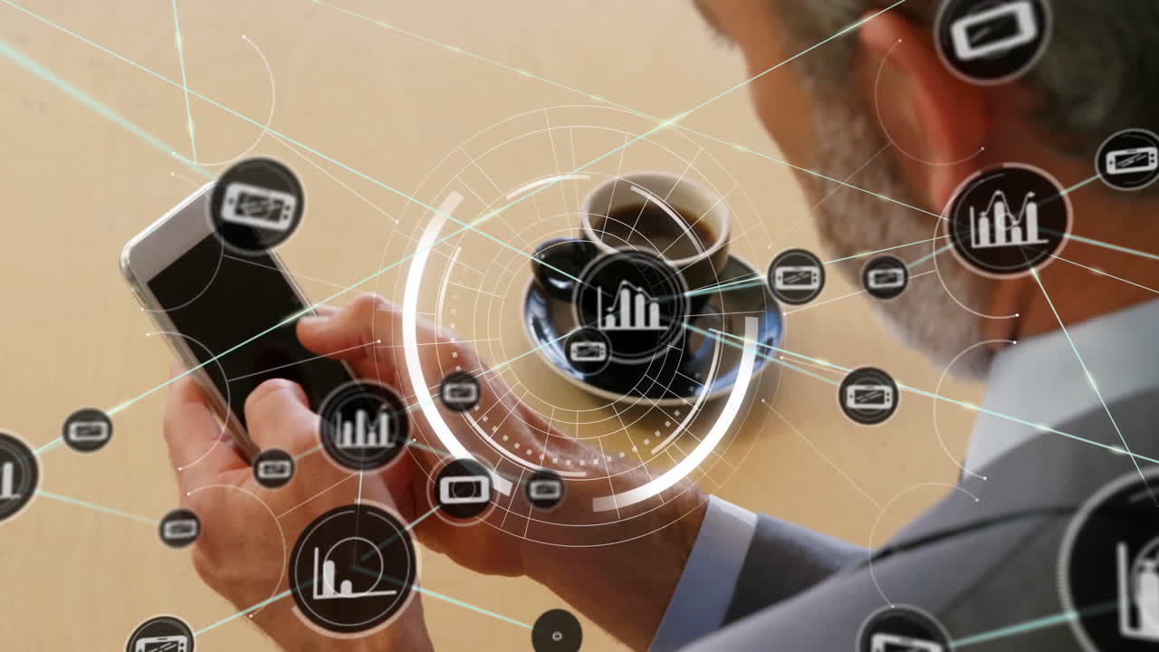 Uomo d'affari con smartphone, che analizza dati digitali con animazione in ufficio.