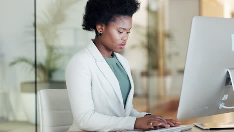 Black-business-woman-checking-the-internet