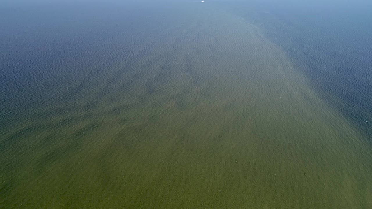 vista aérea de la costa del mar báltico