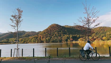 autumn lake ride