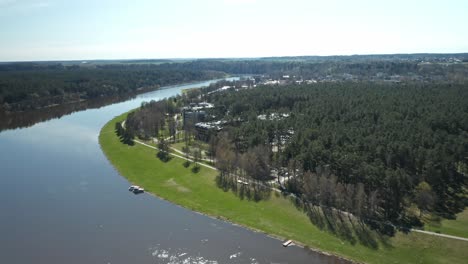 Antenne:-Fluss-Nemunas-In-Der-Nähe-Des-Ferienortes-Birstonas