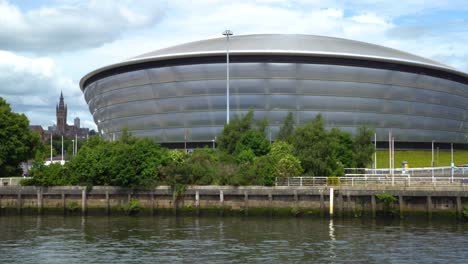 close up dolly right to left of the sse hydro, glasgow