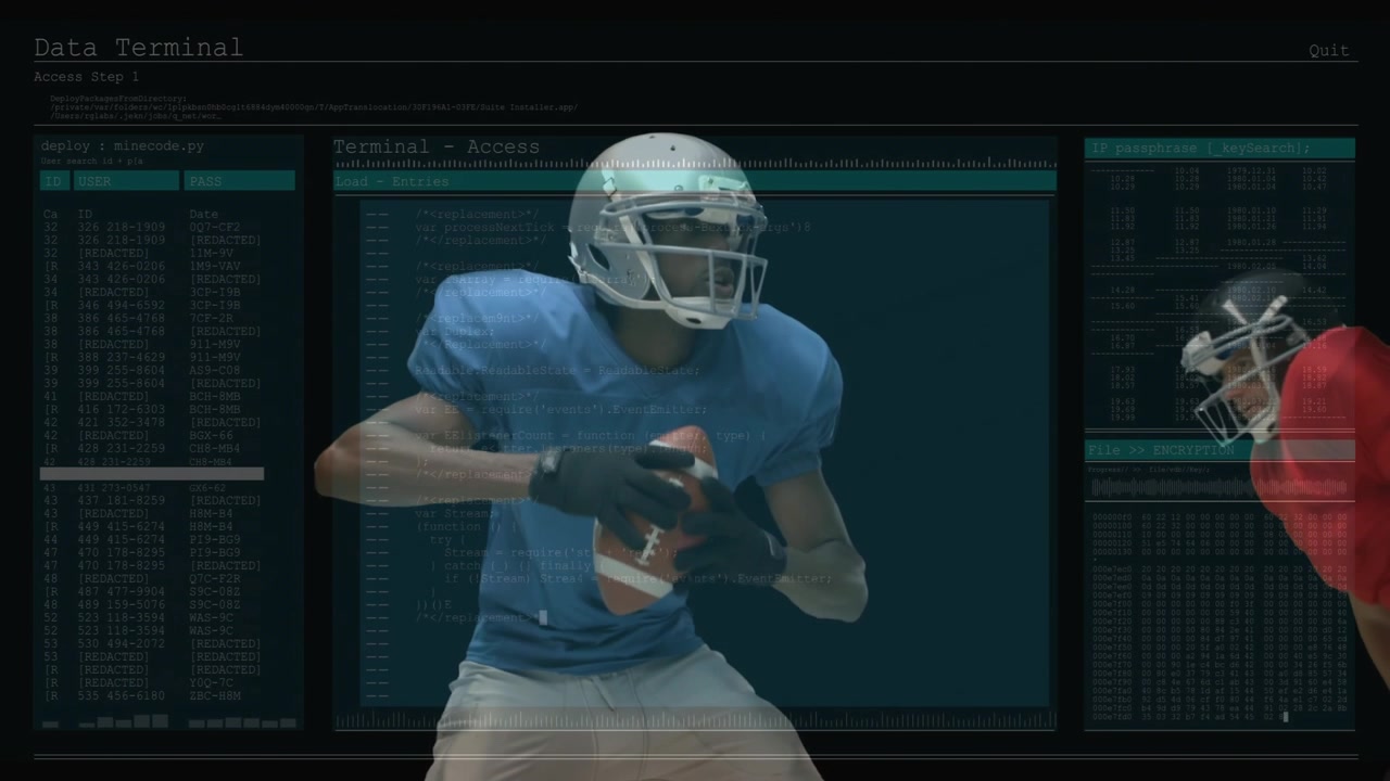 QB che prepara un passaggio per evitare un placcaggio mentre un difensore si avvicina, pannelli di dati che incorniciano le metriche del football