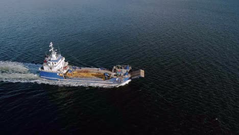 Landing-Craft-Sailing-In-The-Blue-Sea-In-Tasmania,-Australia