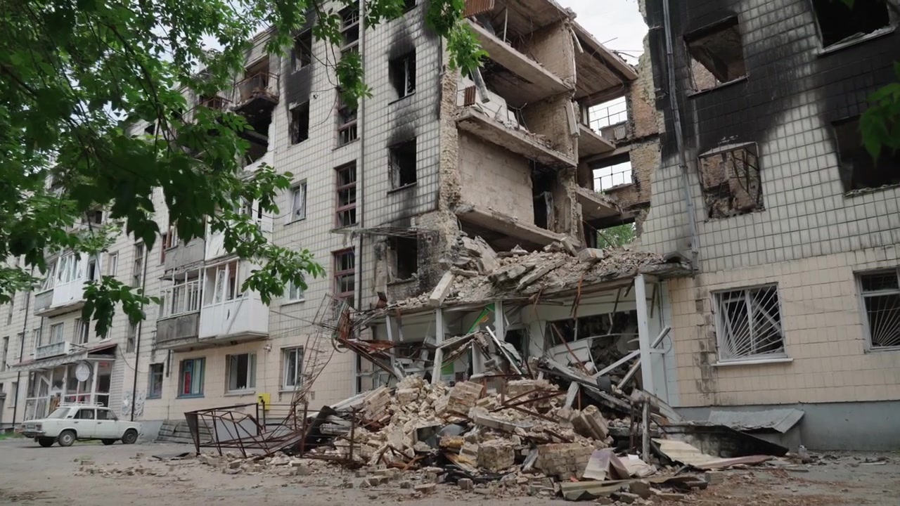Appartamento bombardato a Borodianka, Ucraina, nel 2022.