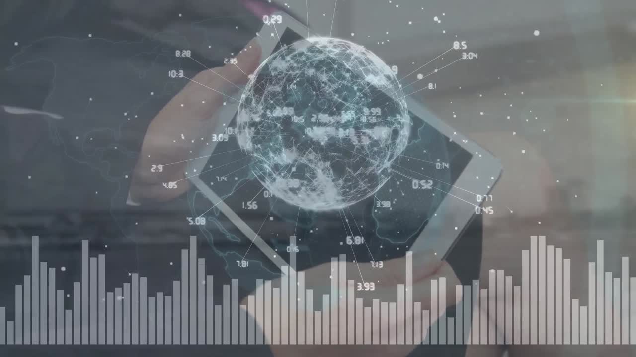 animación del procesamiento de datos y el mundo sobre el hombre de negocios caucásico usando tableta