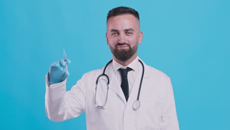 médico con la jeringa