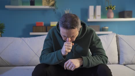 hombre enfermo toser en casa, tener un virus peligroso, mala salud.