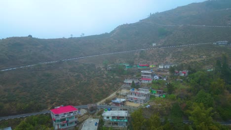 paisaje de darjeeling jardín de té y bucle de batasia vista aérea de darjeelling y tren de juguete darjeeling