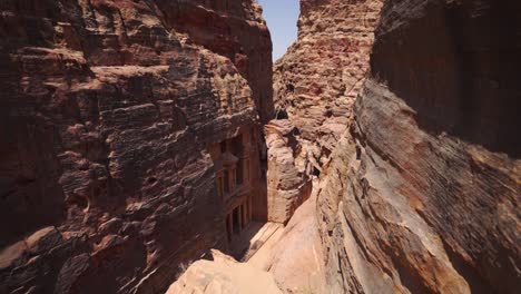 templo de al-khazneh en ruinas de petra, jordania, vista de ángulo alto