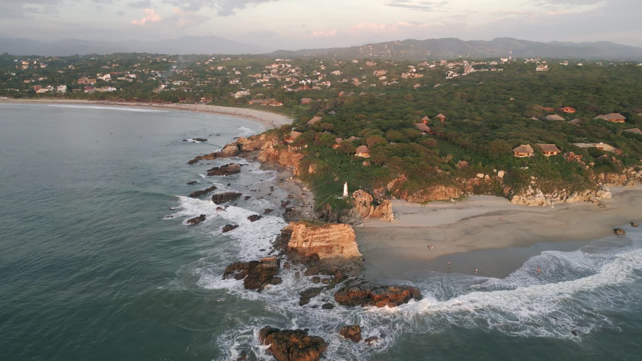 la playa de punta zicatela vista aérea del famoso lugar de surf en puerto escondido méxico oaxaca