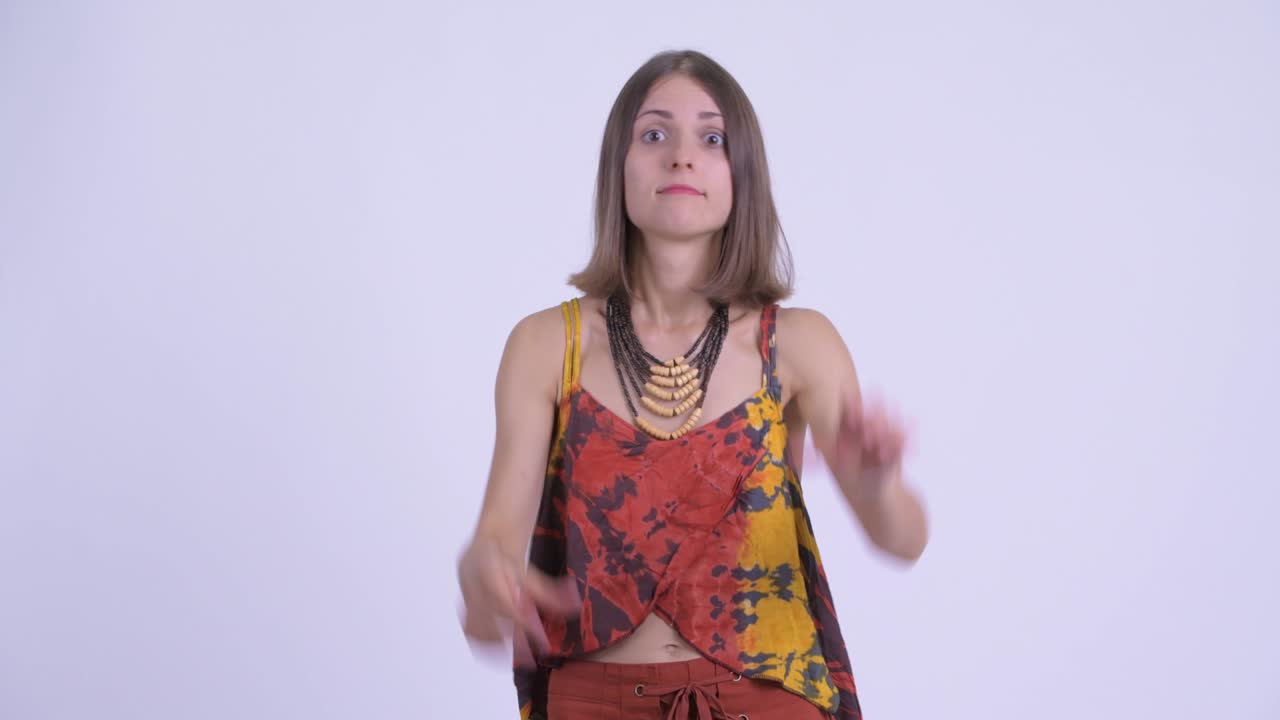 Giovane bellissima donna hipster